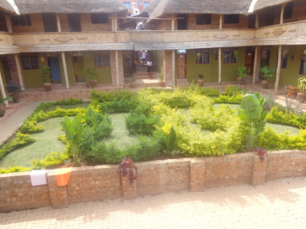 Unik Hotel Kireka Exterior foto