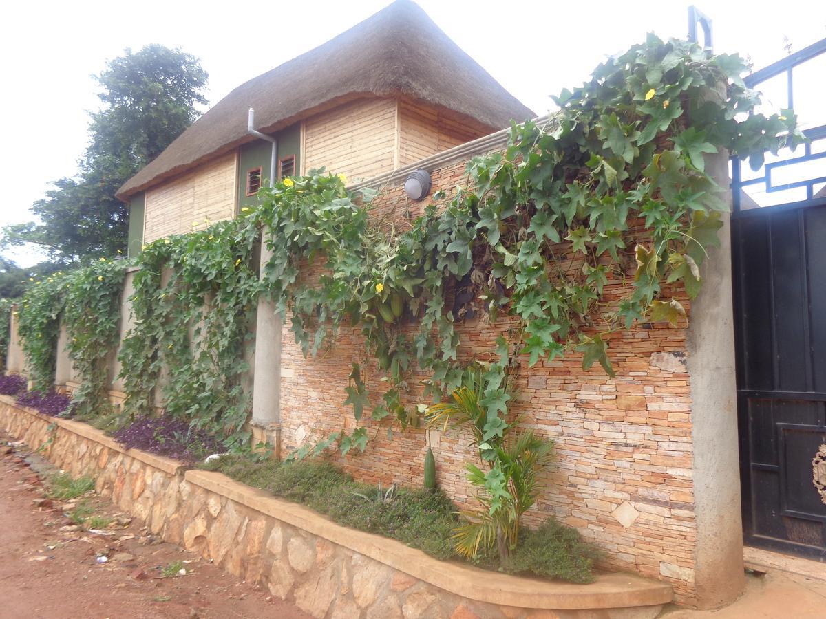 Unik Hotel Kireka Exterior foto