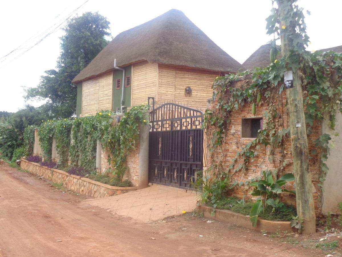 Unik Hotel Kireka Exterior foto