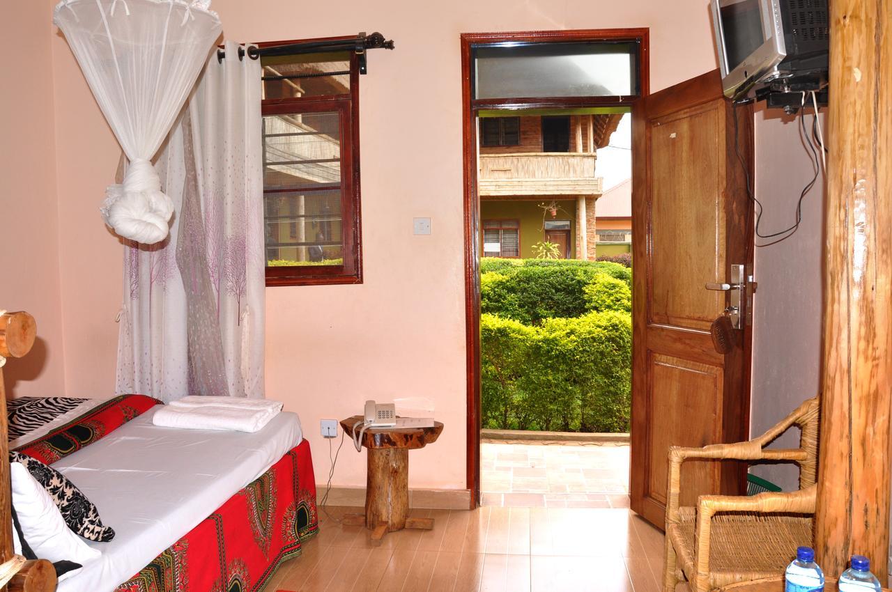Unik Hotel Kireka Exterior foto