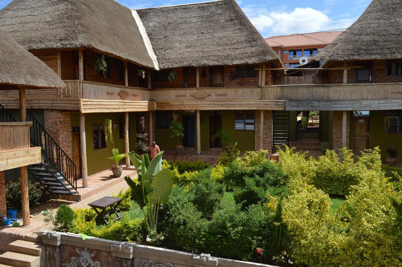 Unik Hotel Kireka Exterior foto